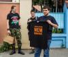 Turista vagyok, nem magyar feliratú plt ajndkoztak Bajnainak Kolozsvron