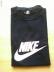 L es fekete Nike pl j