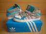 ... Elad Adidas ni cip